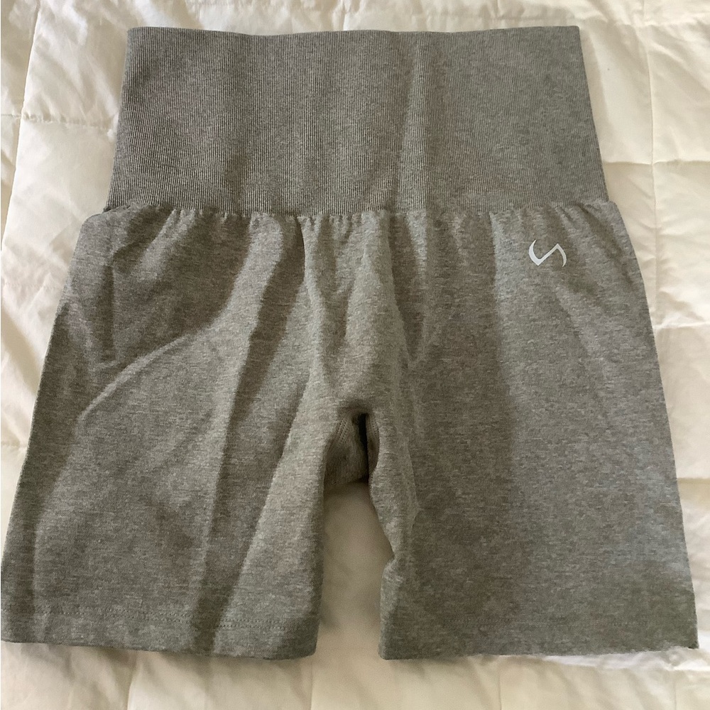 TLF React Seamless workout shorts. Size M. Sage Heather color.